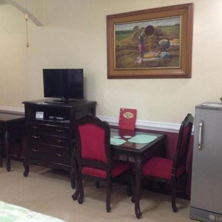 Kokomos Suites Hotel Angeles Eksteriør billede