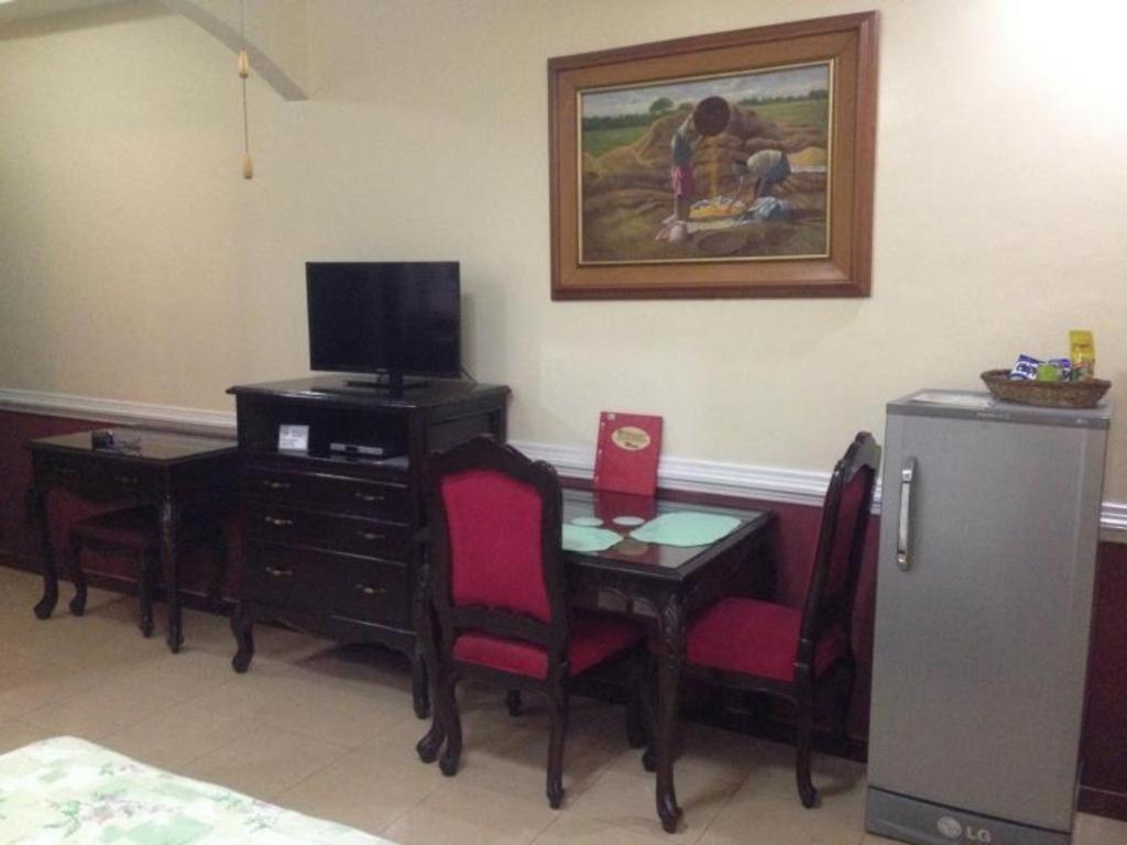 Kokomos Suites Hotel Angeles Eksteriør billede